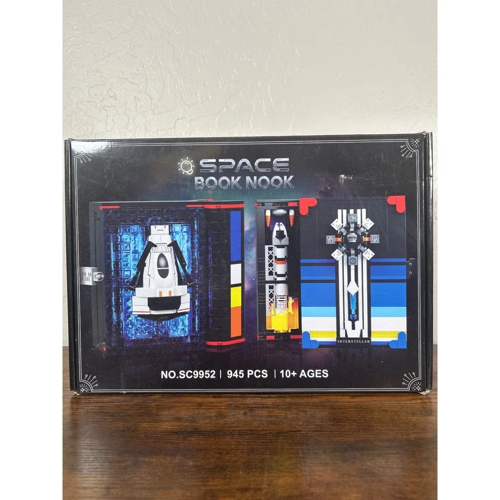 HOGOKIDS Space Book Nook Interstellar Building Block Set 945 Pcs SC9952 LED